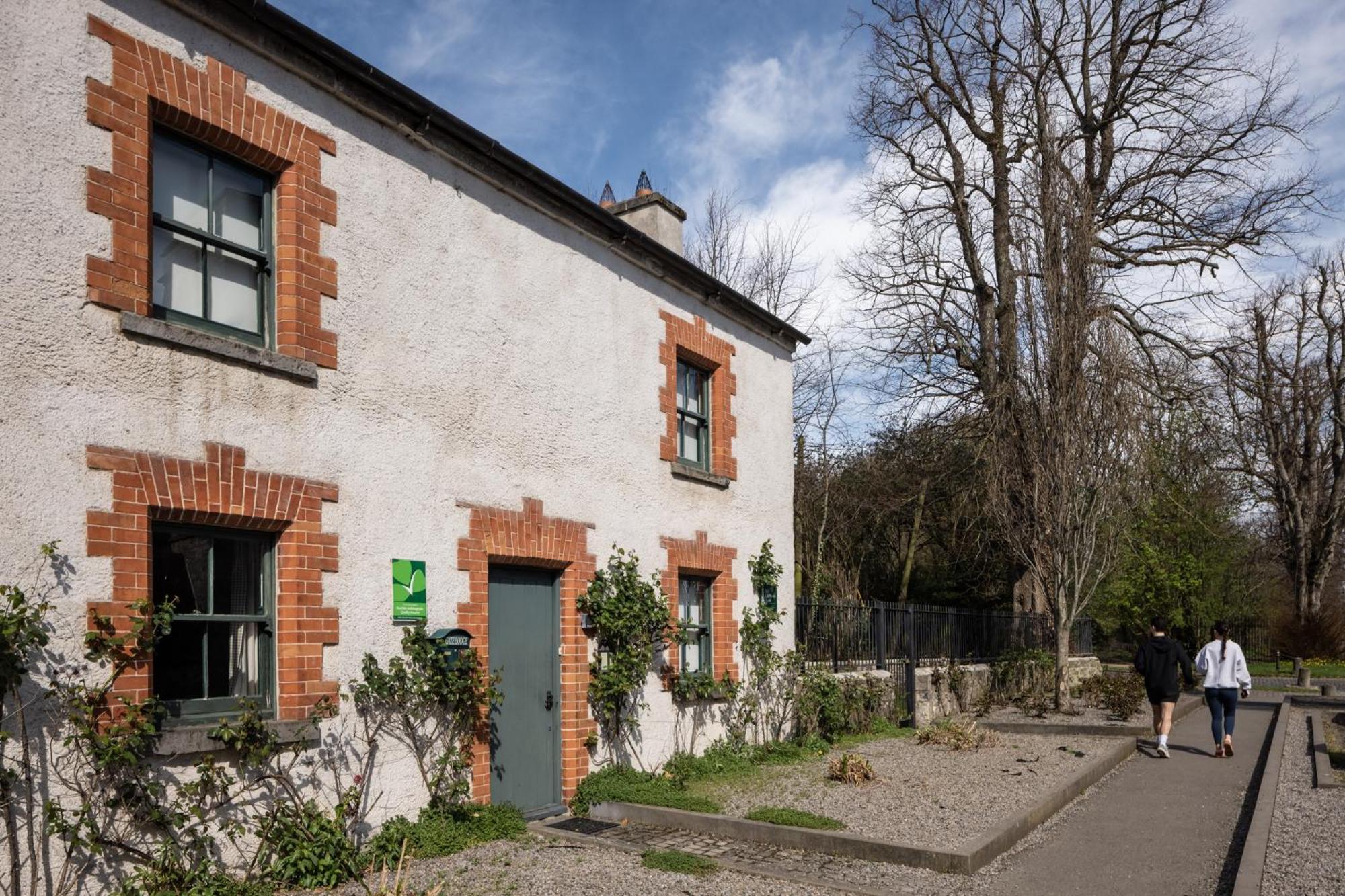 Вилла Castletown Gate House Келбридж Экстерьер фото