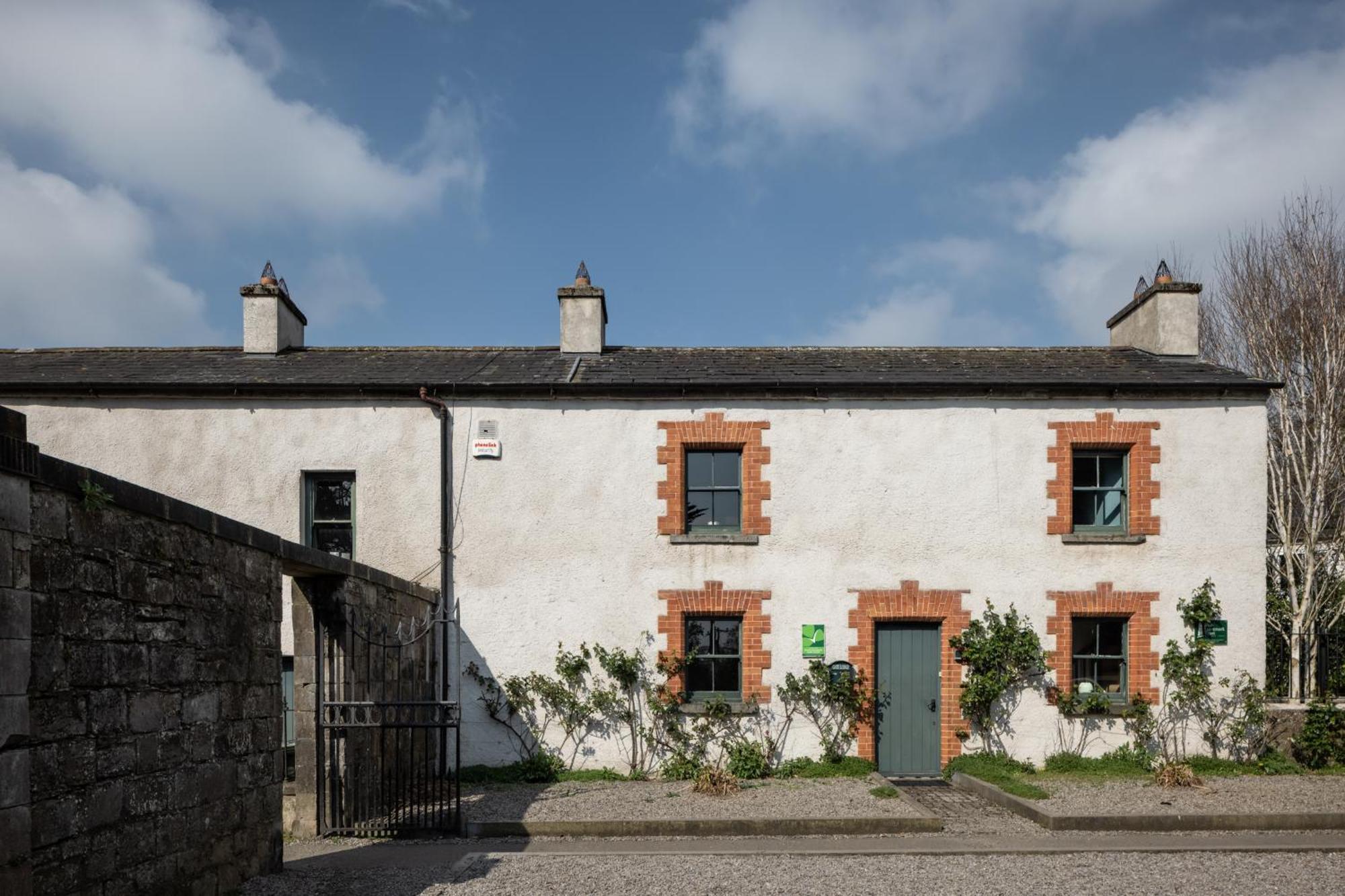 Вилла Castletown Gate House Келбридж Экстерьер фото